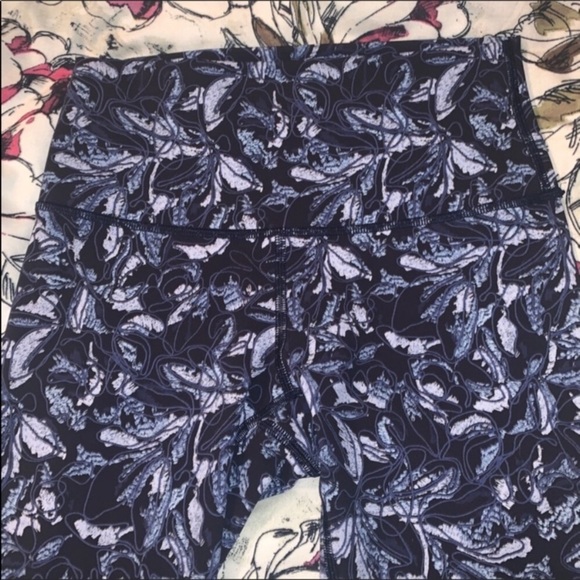 Lululemon Wunder Under Tights Leggings Rare Sketch Leaf Size 4 NWOT Athleisure - Picture 8 of 16